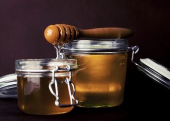 La producción de miel y sus productos derivados para la comercialización