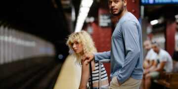 Descubre la Increíble Estatura de Shakira en Metros: ¿Cuán Alta es la Reina del Pop Latino?