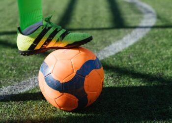 Pantalla con análisis de datos y estadísticas de fútbol