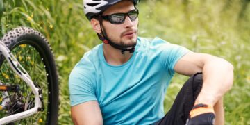 ​El truco de los pros para no arruinarte con tus gafas de sol deportivas